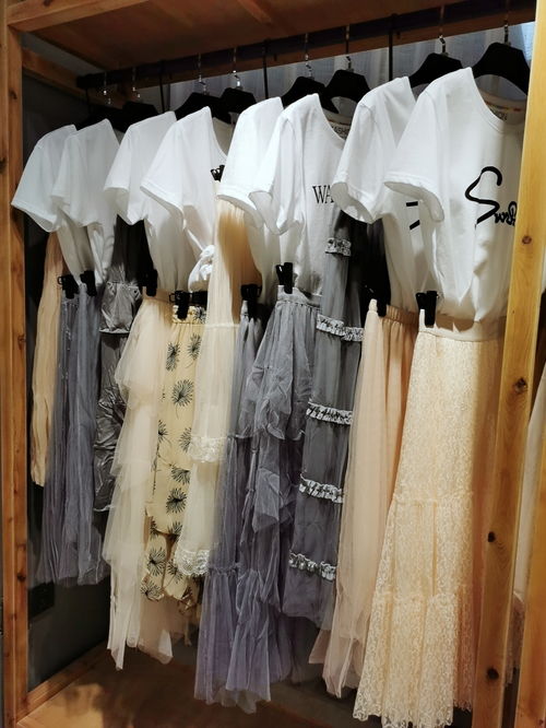 折扣女裝尾貨報價解析 廠家直供與服裝服飾批發策略